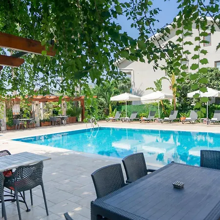 فندق West House Exclusive *