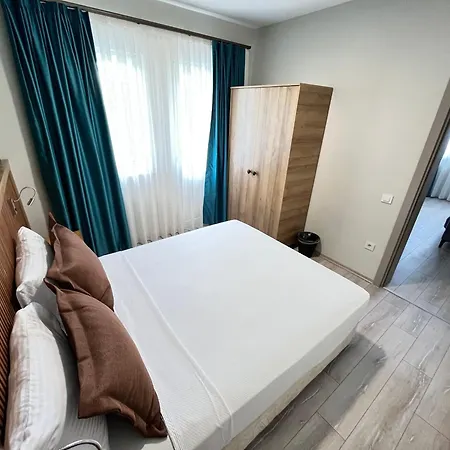 West House Exclusive Szálloda *