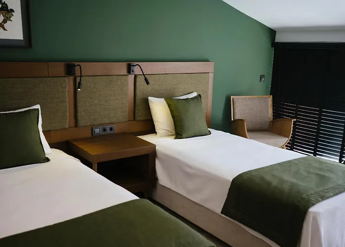 West House Exclusive Hotel *