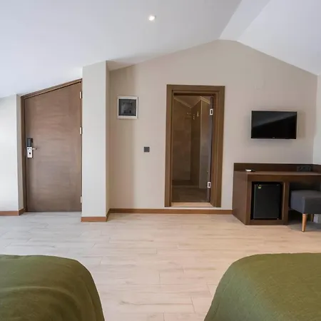 Отель West House Exclusive *
