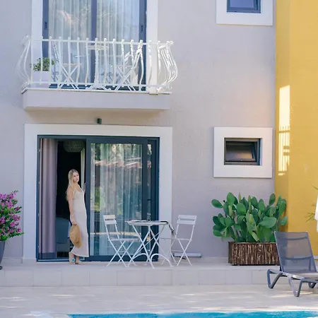 Отель West House Exclusive *