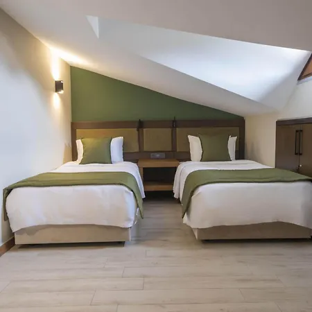 Отель West House Exclusive *