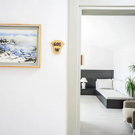 West House Exclusive Гёчек
