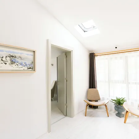 Отель West House Exclusive *