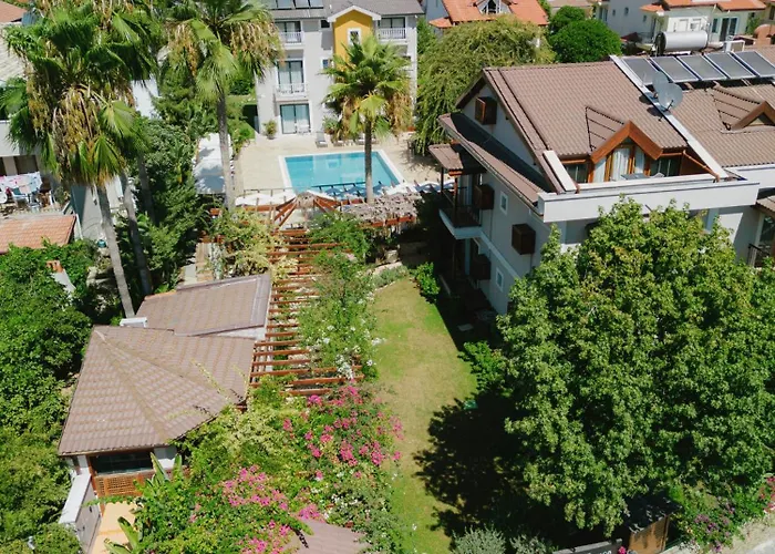 West House Exclusive Hotel *