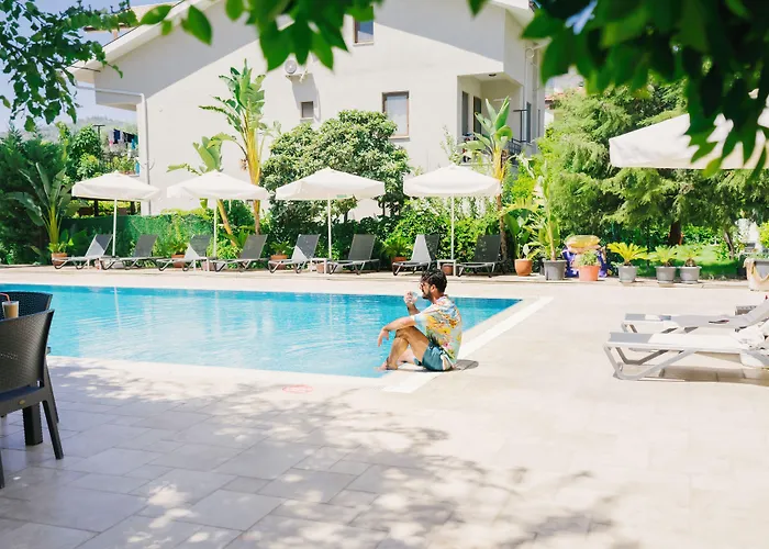 West House Exclusive Hotel *